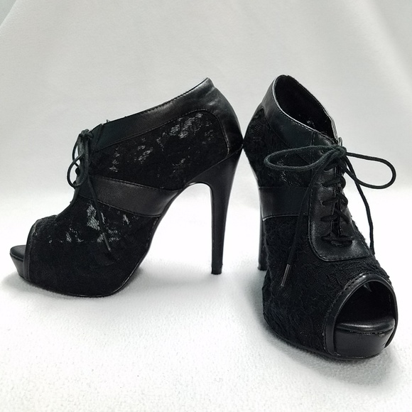 Carlos Santana lace peeptoe booty. - Picture 2 of 7